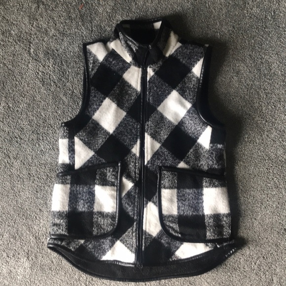 BKE Jackets & Blazers - BKE black and white vest women’s small